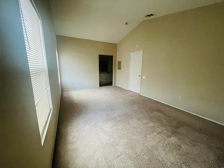 1439 Avena Way — Photo 3
