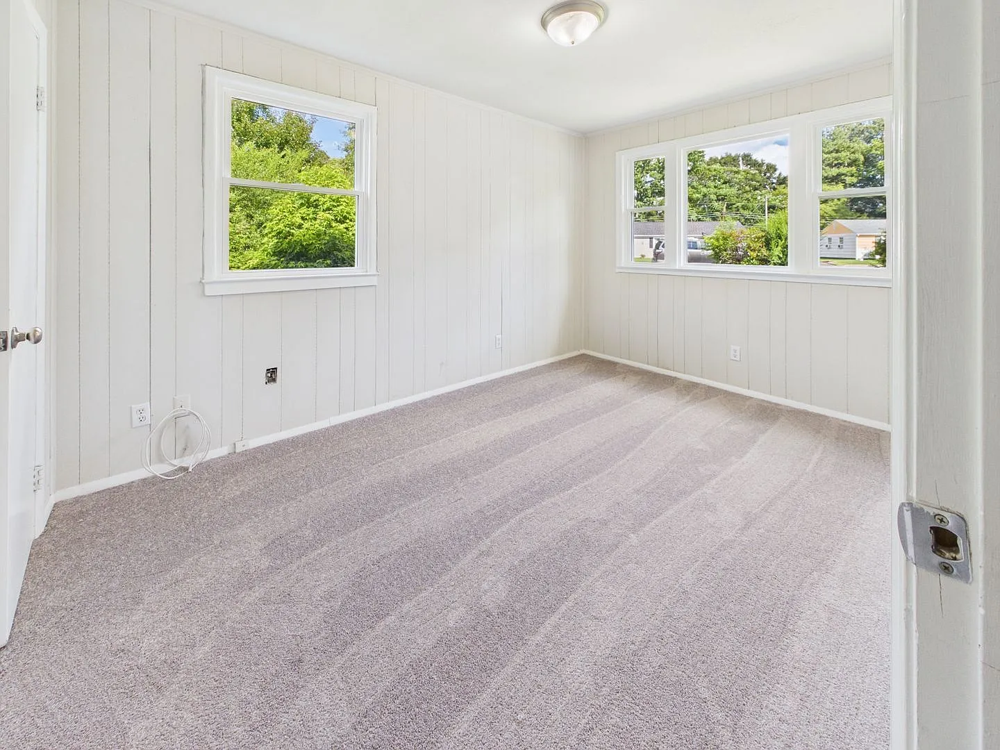 3 bed, 1.0 bath, 943 sqft, $1,750 — Photo 4