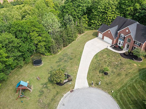 2nd image of 8249 Castle Pines Ln