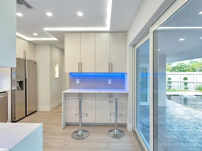 2417 Bayview Dr — Photo 18