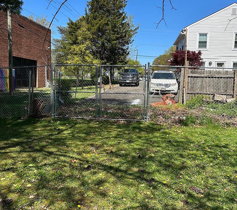 1st image of 2419 Beacon Hill Rd