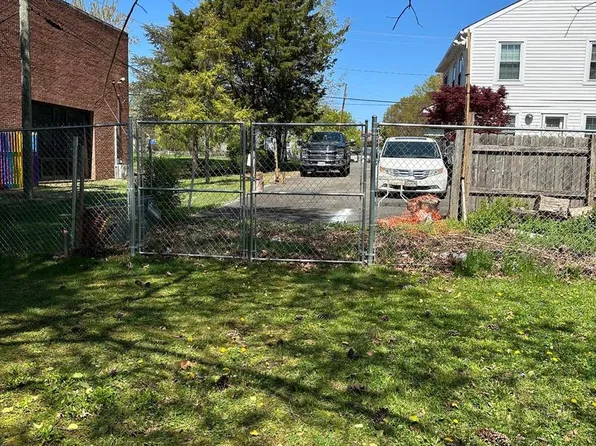 2419 Beacon Hill Rd, Alexandria, VA 22306