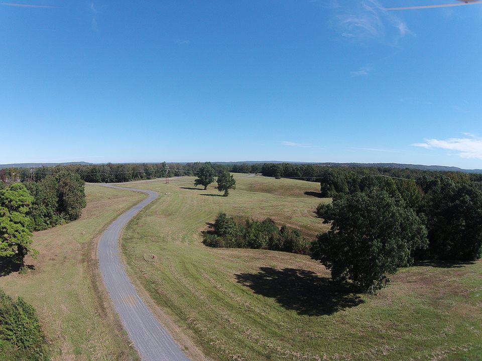 2nd image of 867 Highway 365