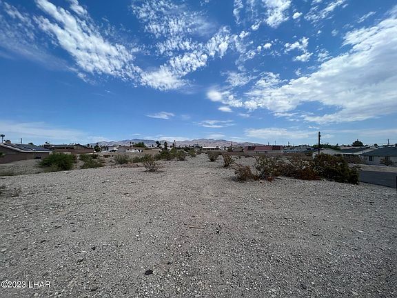4th image of 2693 Ensign Ln N