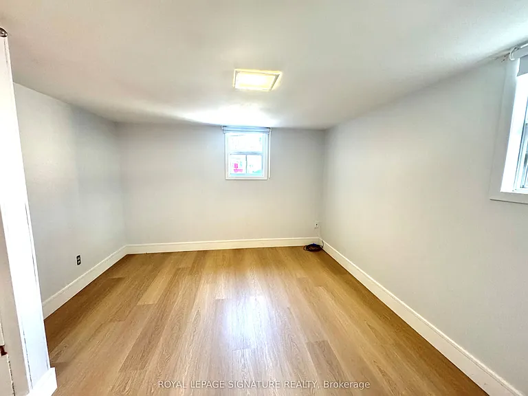36 Ashmore Ave #LOWER — Photo 7