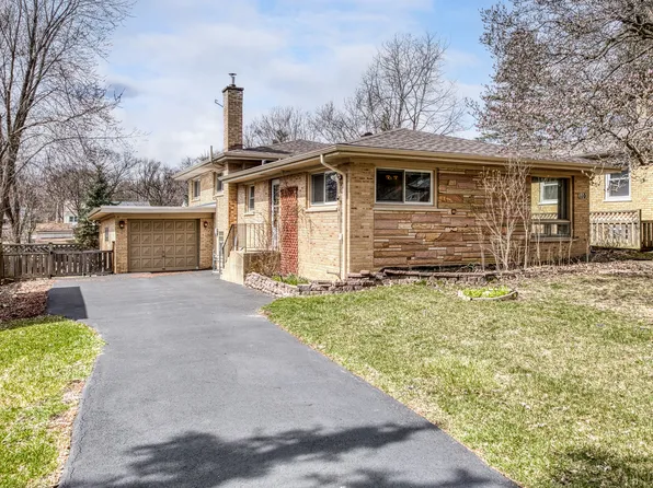 110 S Forest Ave, Palatine, IL 60074