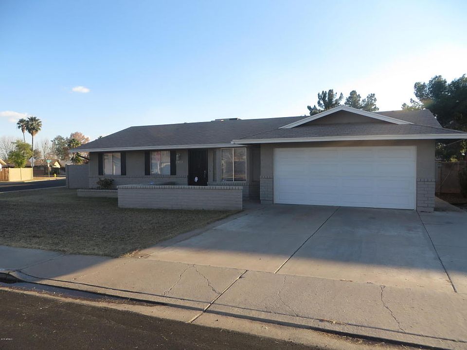 1st image of 2953 E Escondido Ave