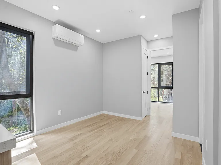 356 E 8th St #202 — Photo 8