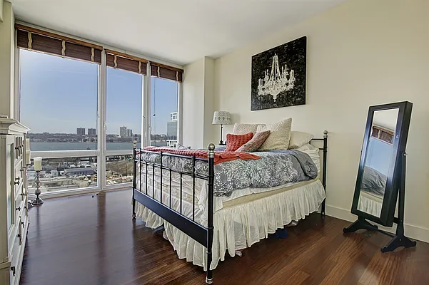 Sold by Corcoran | media 14