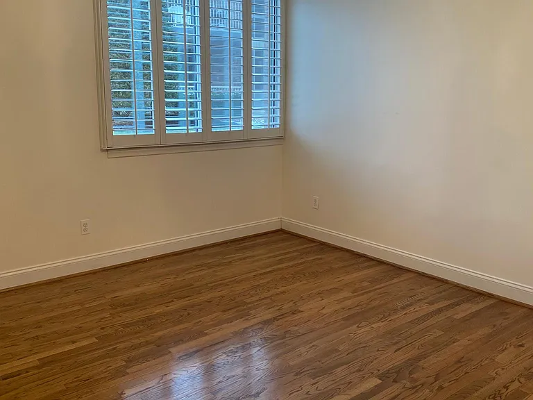 4043 W Maple Rd #D103 — Photo 10