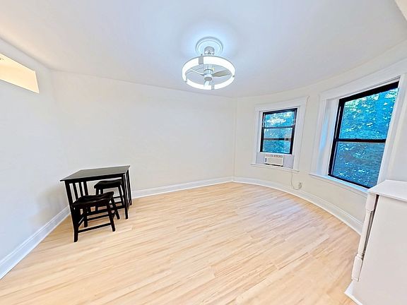 3rd image of 40 Winchester St APT 8