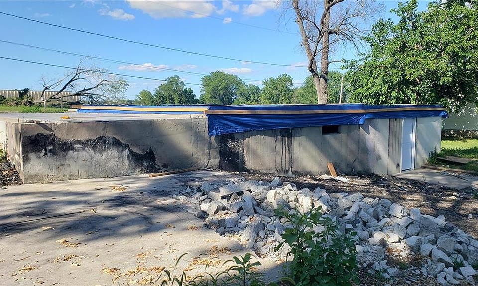 1st image of 15911 E Cogan Ln