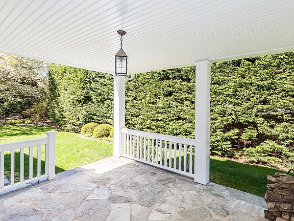 3rd image of 21 Davids Ln