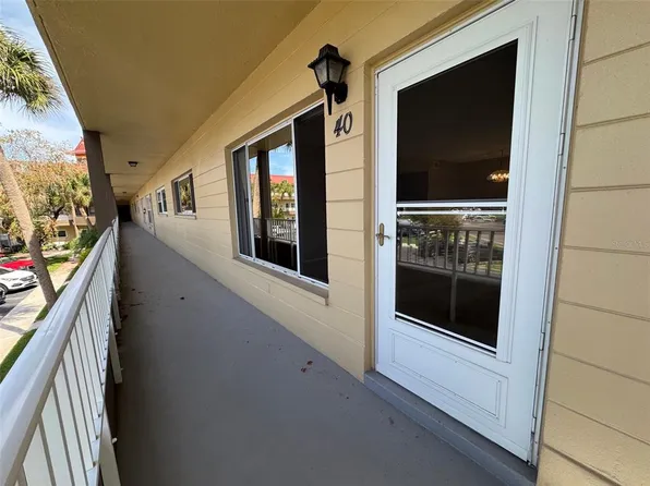 2402 Ecuadorian Way APT 40, Clearwater, FL 33763