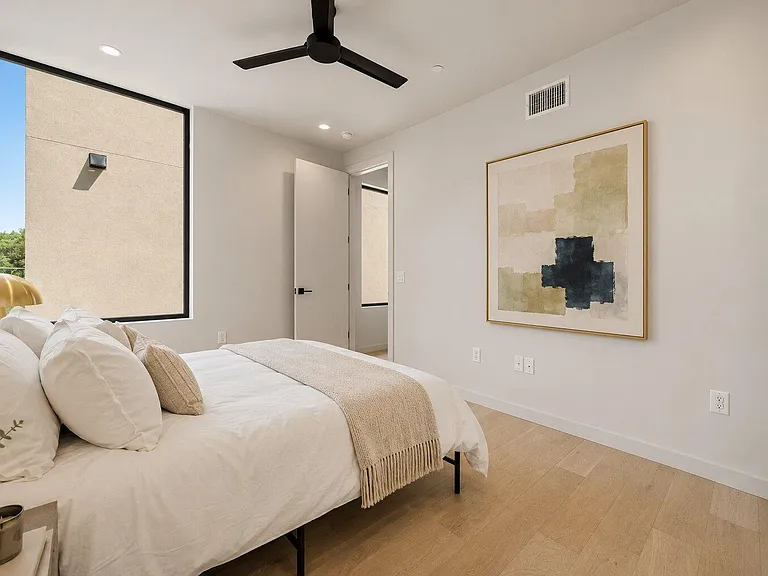 1403 Barton Hills Dr #3 — Photo 23