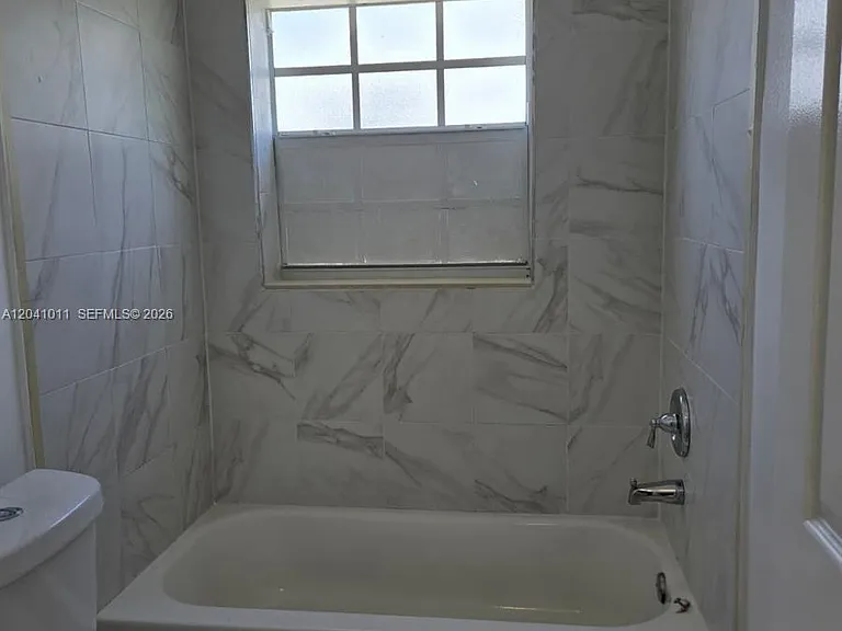 2325 Madison St #1 — Photo 8