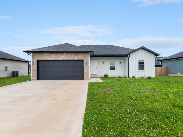 155 W Bluegrass Street, Rogersville, MO 65742
