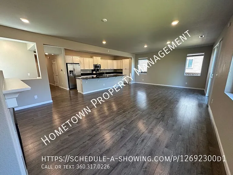 3332 Juno Ct NE — Photo 10