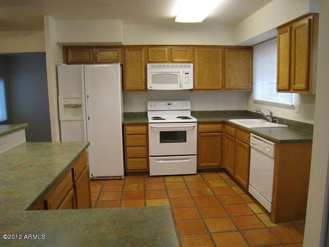 2nd image of 1022 W Campo Bello Dr