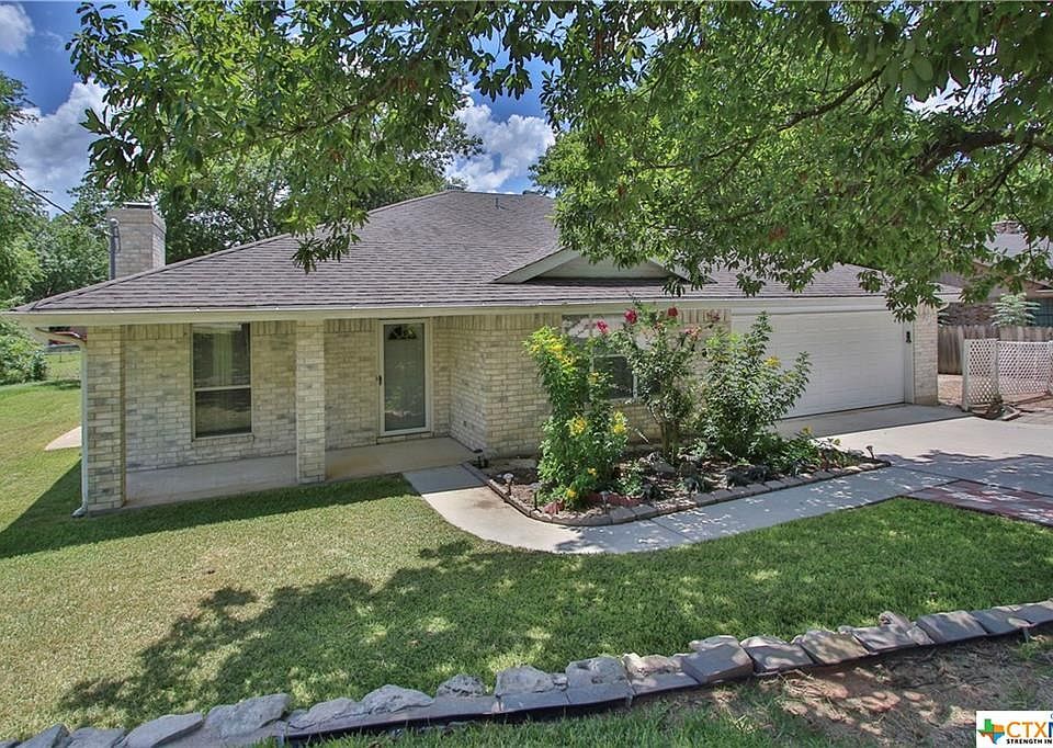 1st image of 720 Woodcrest Cir