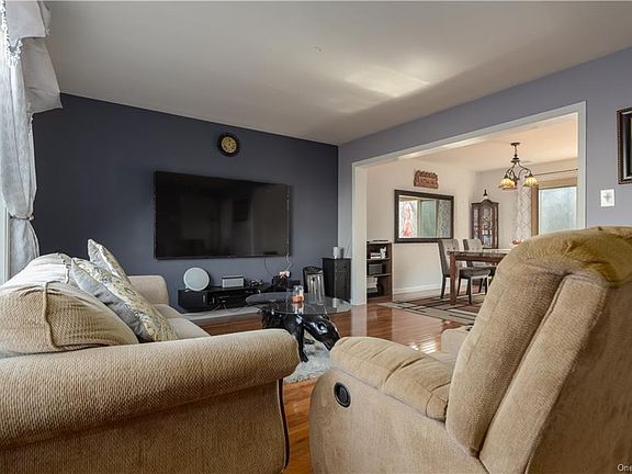 5th image of 48 Komonchak Cir