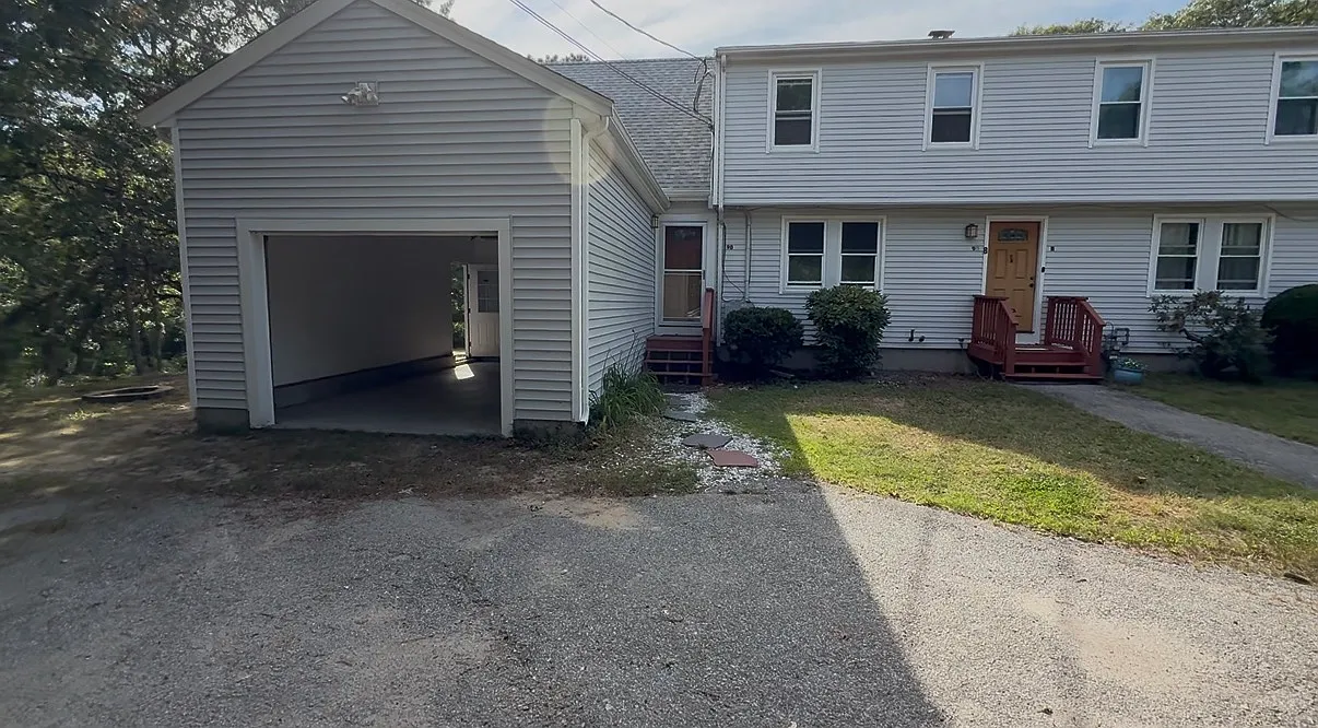 3 bed, 1700 sqft, $3,300 — Photo 2