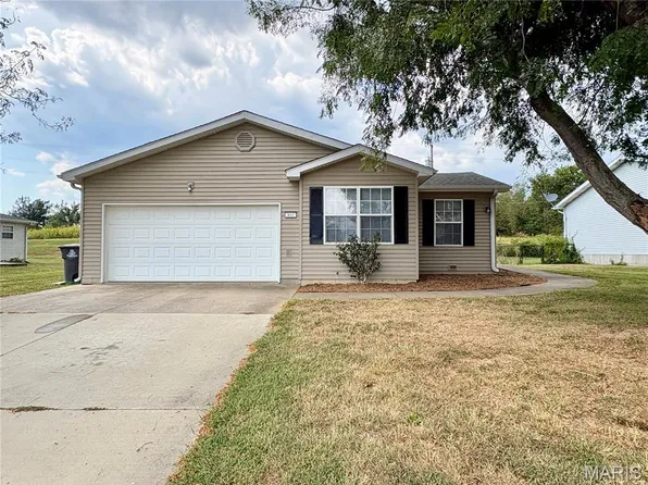 822 Trade Winds Dr, Perryville, MO 63775
