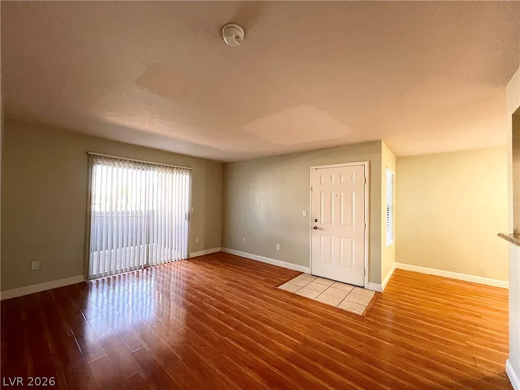 1 bed, 1.0 bath, 755 sqft, $1,100 — Photo 4