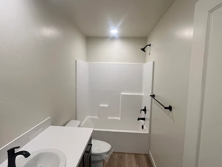 1810 Jensens Way #1810 — Photo 6