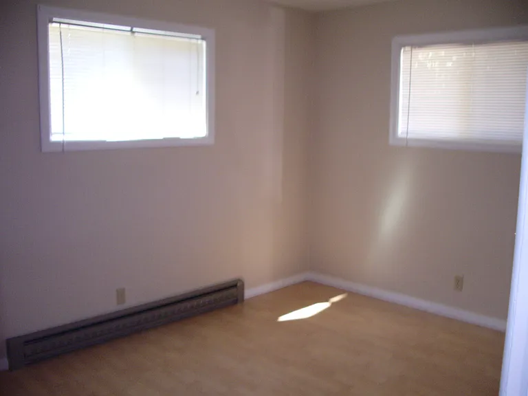 FRONT BEDROOM