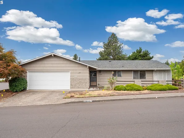 11845 SW Queen Elizabeth St, King City, OR 97224