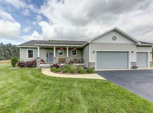 10054 Fencepost Ln, Traverse City, MI 49685
