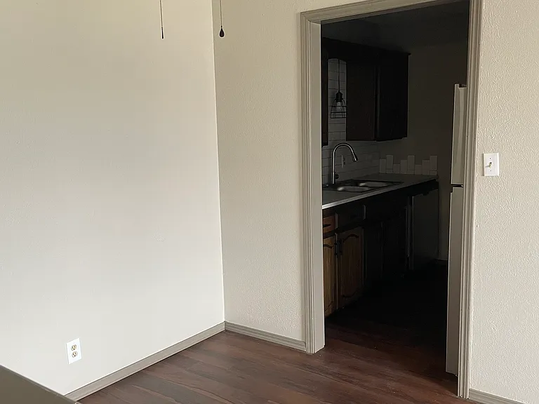 215 Brian Rd — Photo 6