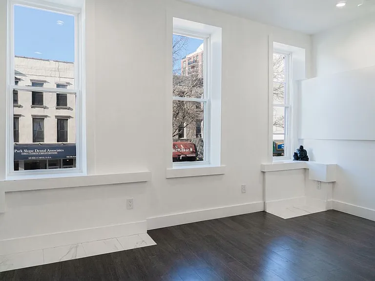 599 5th Ave #1 — Photo 3