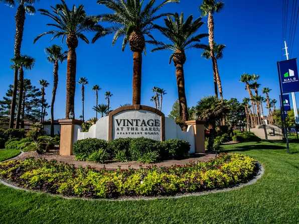 Vintage at The Lakes Apartments