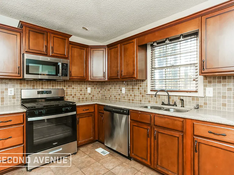 654 Ladora Dr — Photo 4