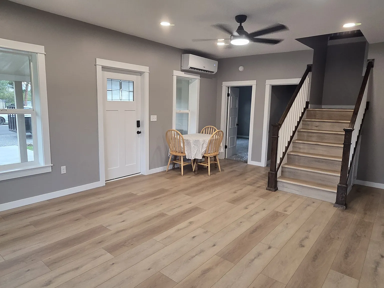 3 bed, 1299 sqft, $1,900 — Photo 4