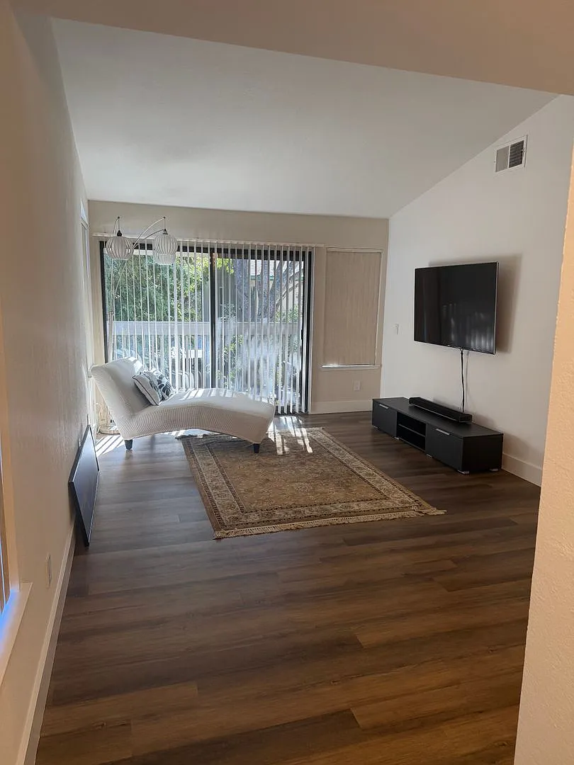 Beautifully Updated 2-Bedroom, 2-Bath Condominium — Photo 4