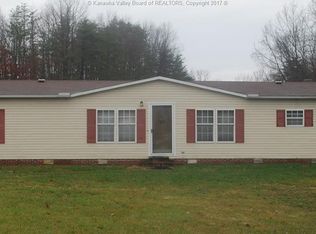 4122 Palestine Ridge Rd, Ashton, WV 25503