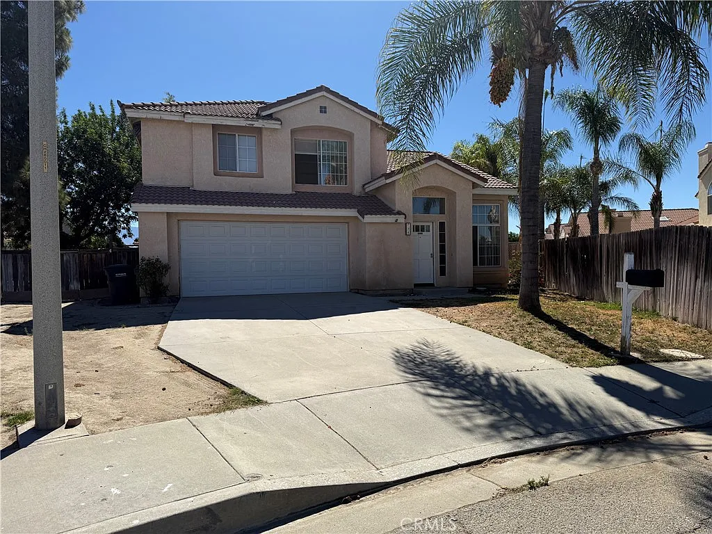 4 bed, 1977 sqft, $2,600 — Photo 4
