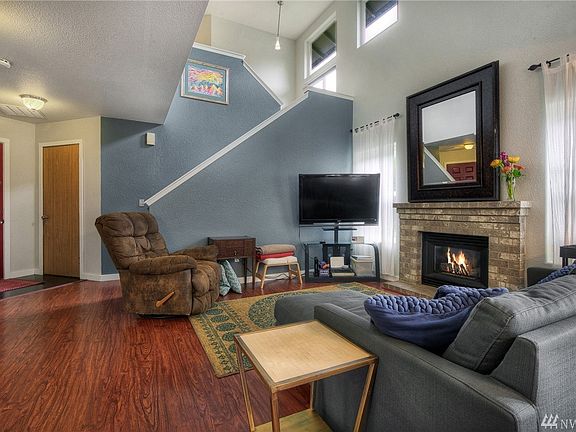3rd image of 3704 Pine Creek Ln SE