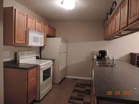 2nd image of 11861 River Hills Pkwy #40