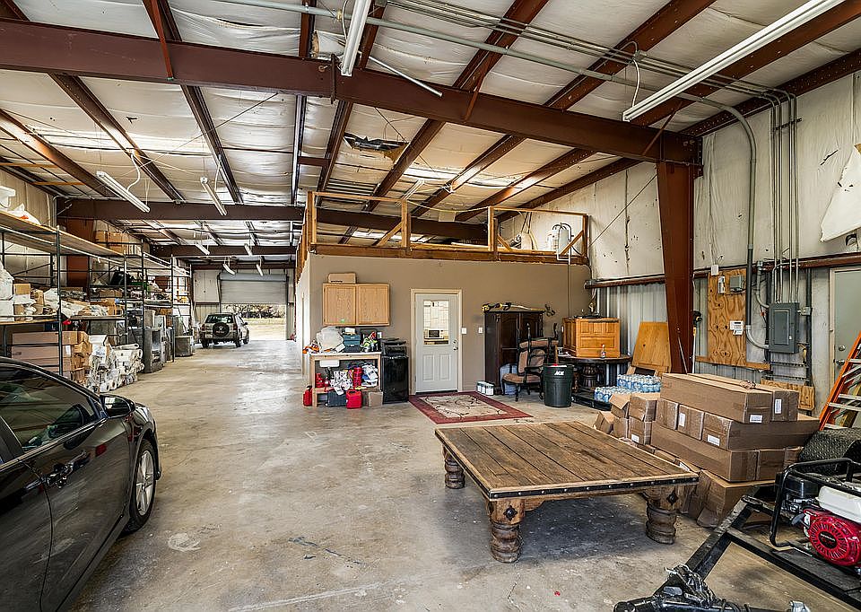 2nd image of 2339 Old Alturas Rd