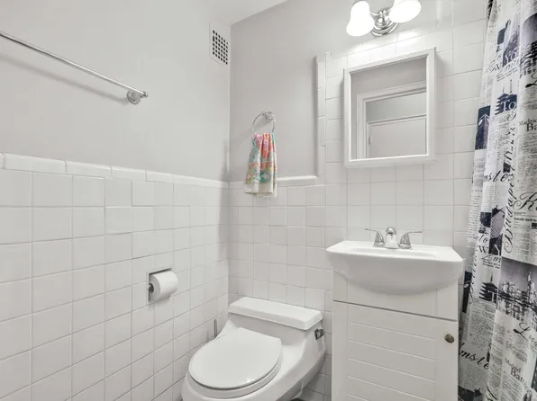 57 Montague Street image 9 of 26