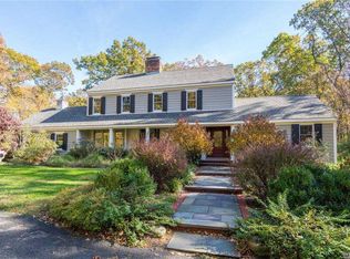 28 Fiddlers Green Dr, Lloyd Harbor, NY 11743