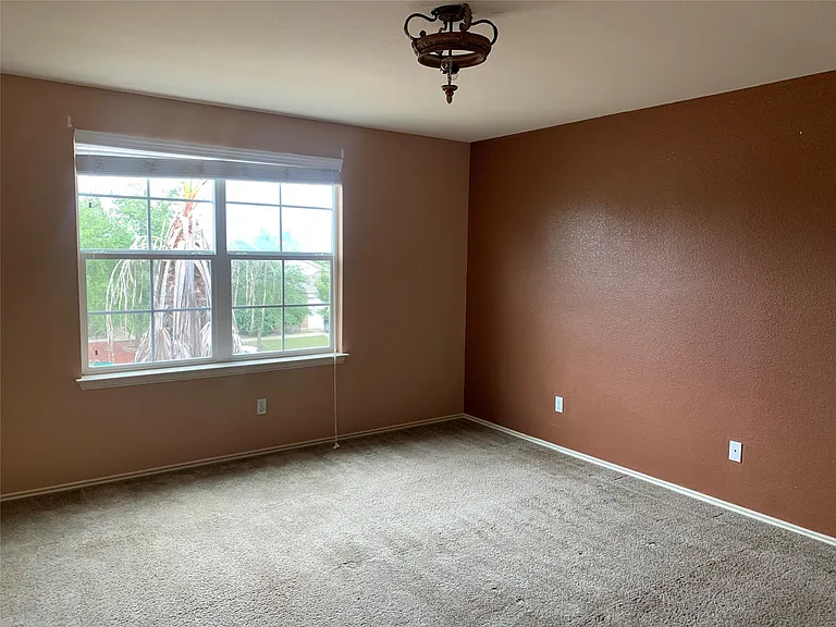 18317 Great Falls Dr — Photo 9
