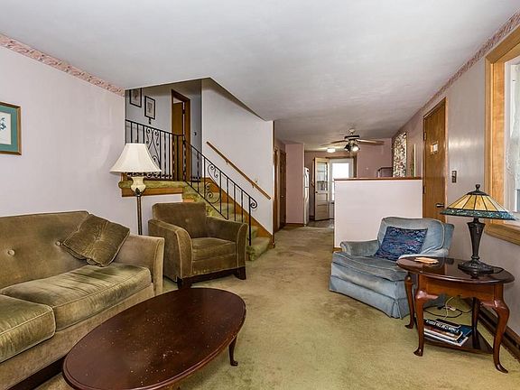 3rd image of 33 Harbor Villa Ave