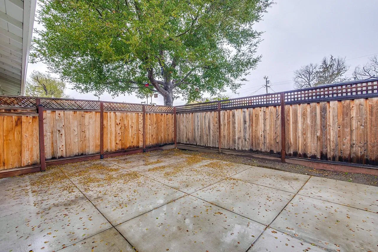 2 bed, 960 sqft, $4,500 — Photo 3