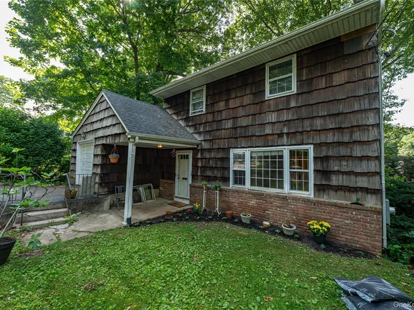 6 Glades Way, Huntington, NY 11743