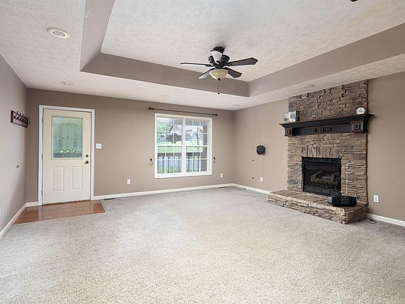 5th image of 121 Westwood Dr